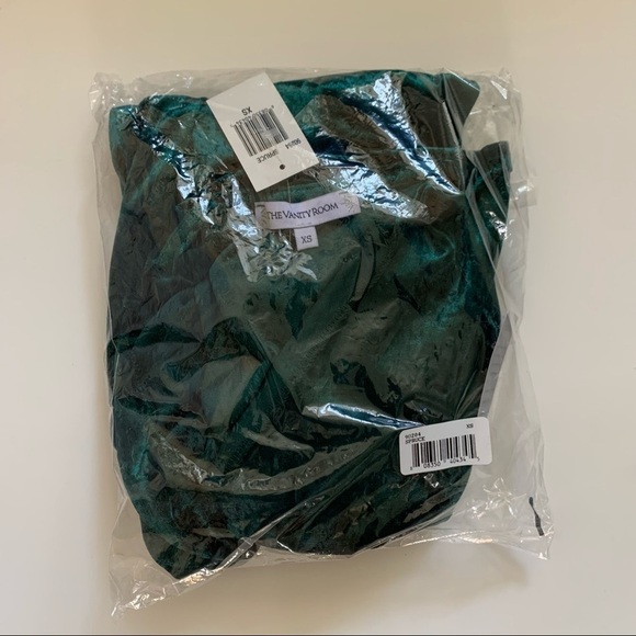 The Vanity Room NWT Nordstrom’s Crushed Velvet Faux Wrap Dress Size XS - Picture 8 of 12